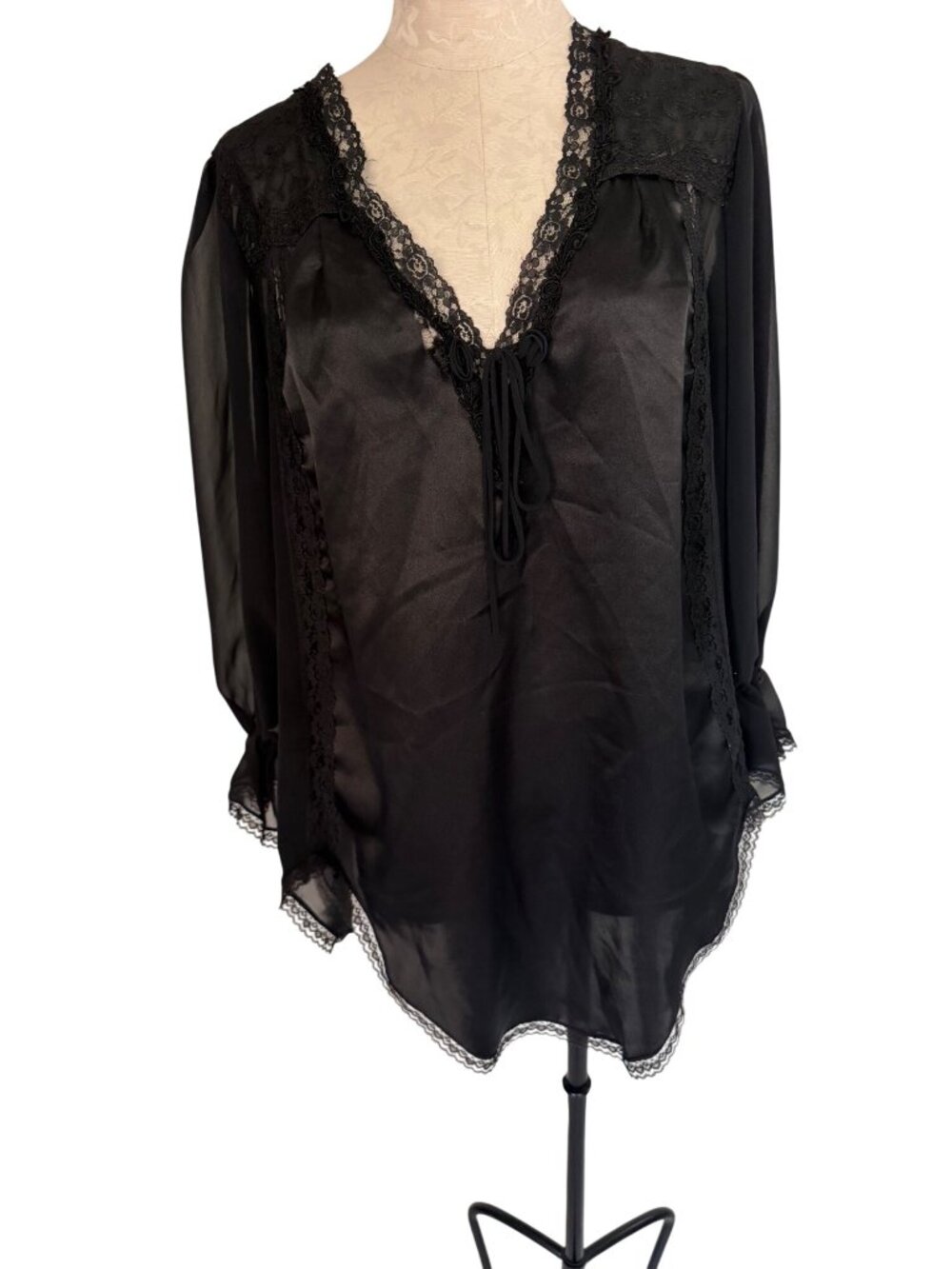 Lingerie Cacique Womens Rosette Satin-effect Night Shirt Size M Black Vintage